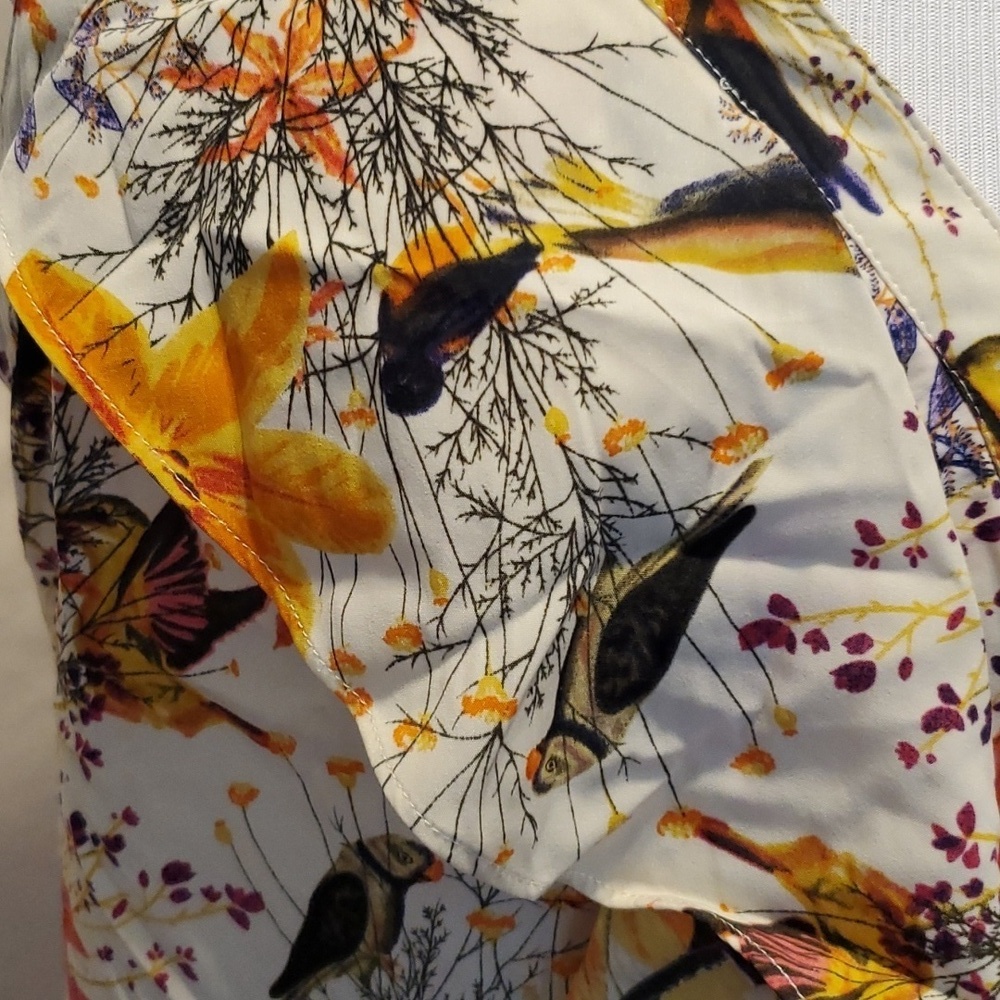 Banana Republic Ruffle Fall Top SZ LG - Picture 2 of 7